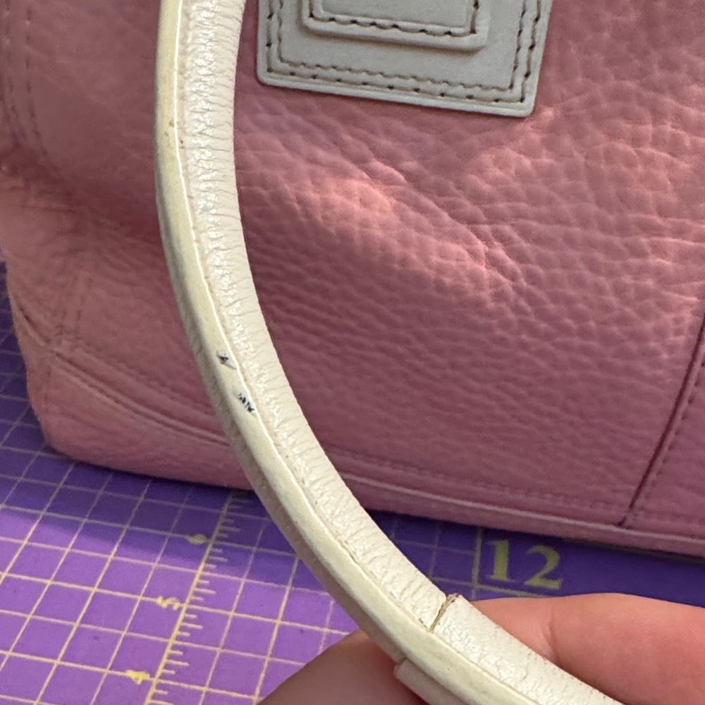 Coach 2008 Baby Pink and White Hampton - Picture 10 of 13